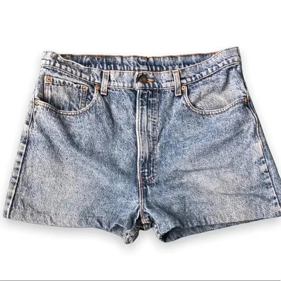 Levi’s High-Waisted Stonewashed Denim Short Size 31 - Picture 2 of 9